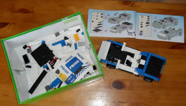 Nep Lego: BanBao politieauto maken 3 Schermafbeelding 2011 03 02 om 14.11.30