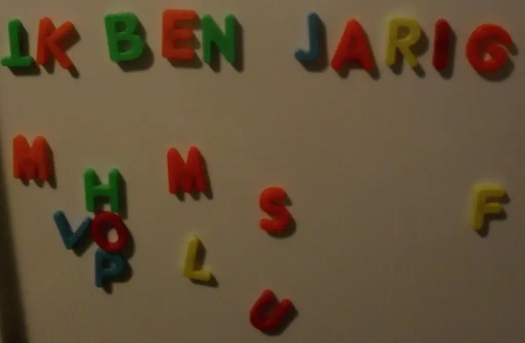 Ik ben jarig met magnetische letters