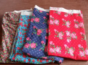 4 lapjes stof gekocht op de markt! 1 lapjes stof