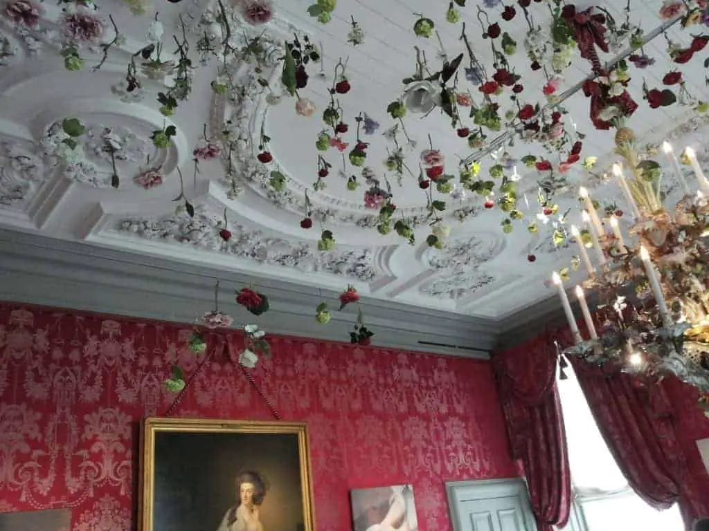 Bloemen plafond in Paleis het Loo: doe het zelf in 3 stappen