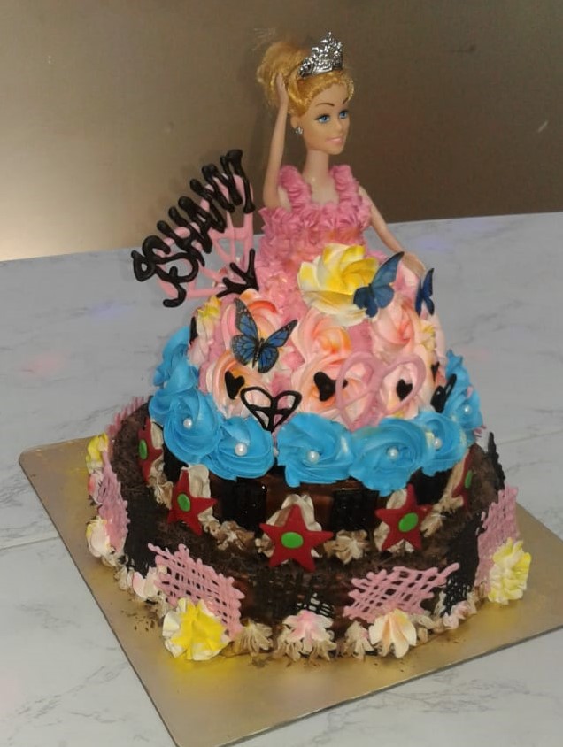 Barbie: leuk speelgoed? 6 barbietaart