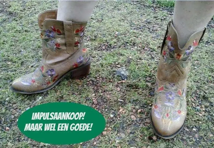 Impulsaankoop: bloemetjes cowboy laarzen