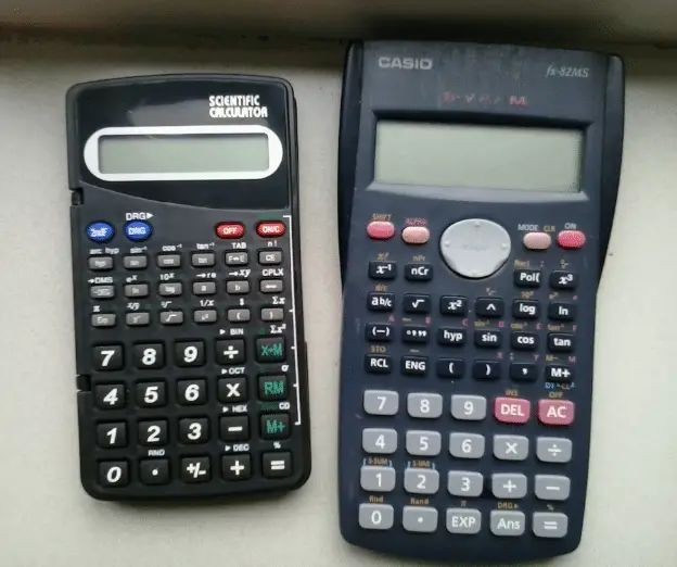 Casio rekenmachine versus Scientific Calculator van de Action