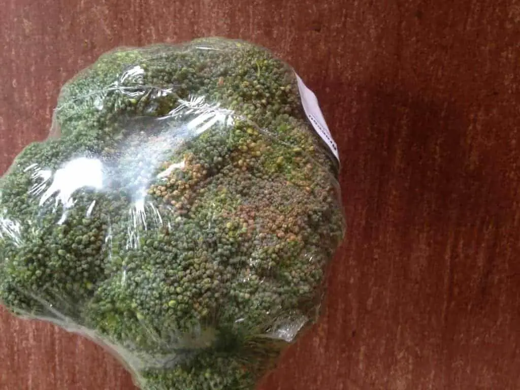 Groentebox van 5,- Coop. Jammer van die broccoli... 2 broccoli
