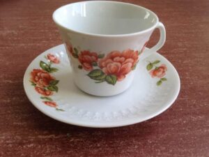 Vintage kopjes met schoteltjes!