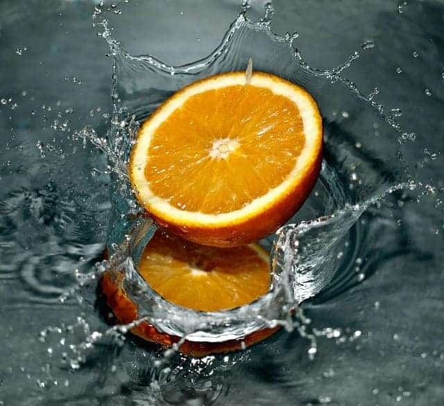 sinaasappel onder de douche