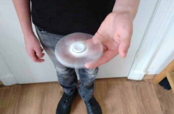 Nieuwe rage: fidget spinner. Wat is er zo leuk aan?!