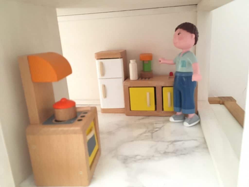 Poppenhuis Lidl 24,99: met voor en na foto's 5 lidl houten poppenhuis