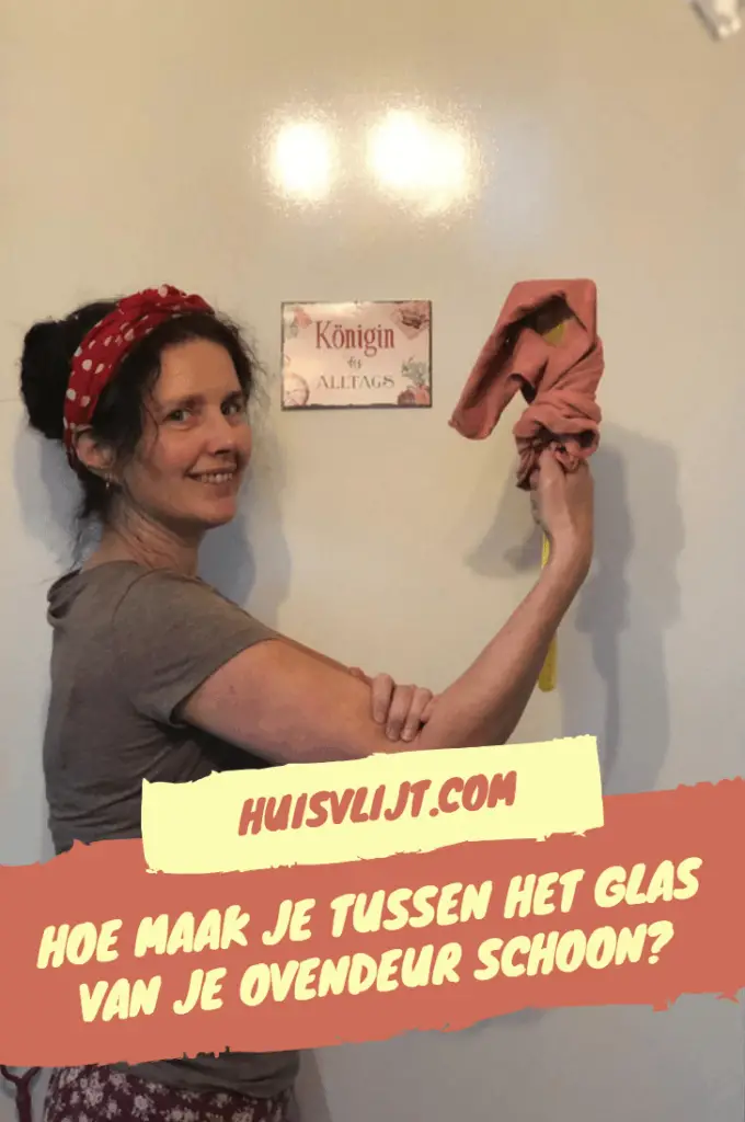 Ovendeur schoonmaken tussen het glas.