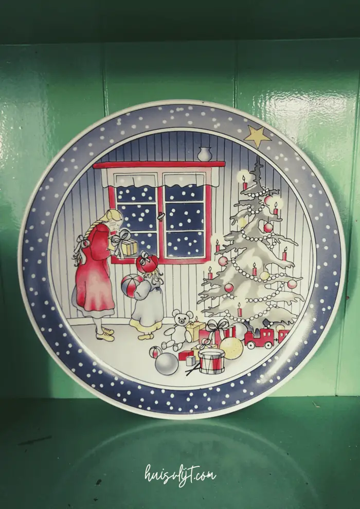 Kerstbord in de groene keukenkast 10 Kerstbord in de groene keukenkast