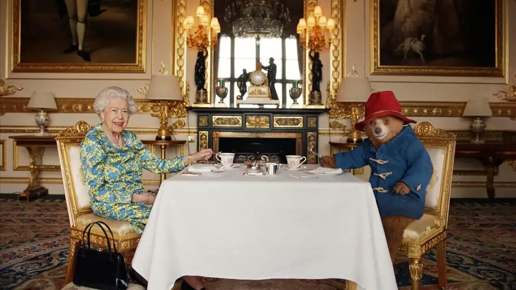 koningin elizabeth en beertje paddington
