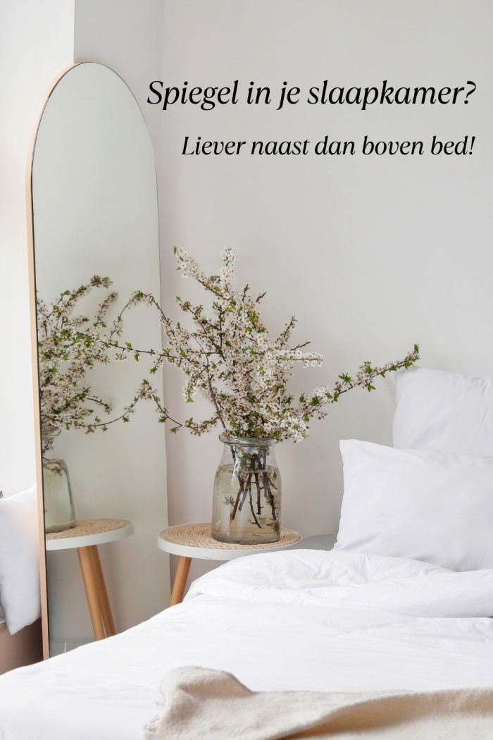 spiegel boven bed
