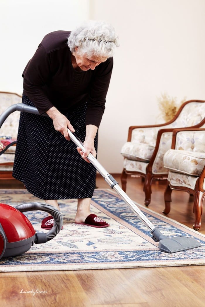 Vloerkleed schoonmaken: oma's tips die echt werken 2 schoonmaken vloerkleed