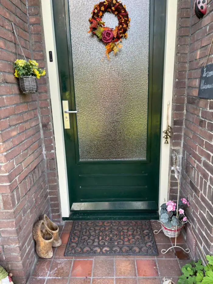 voordeur na