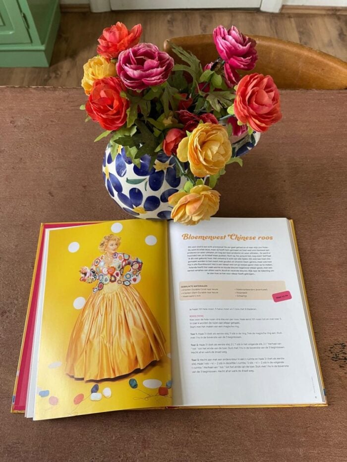 karin bloemen haken vest