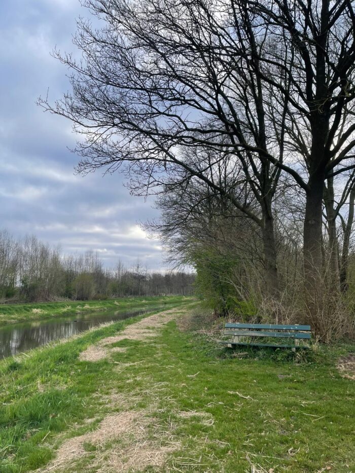 bankje langs water
