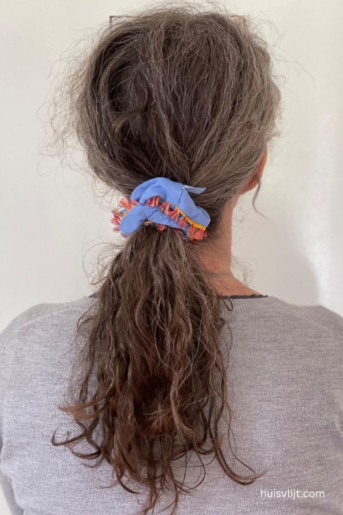 scrunchie ponytail