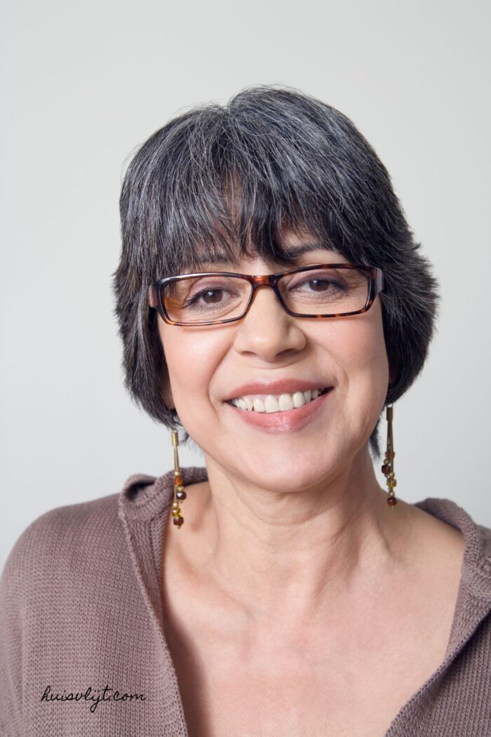 3 Gaatjes in de oren + bril combineren met oorbellen 4 brillen en oorbellen