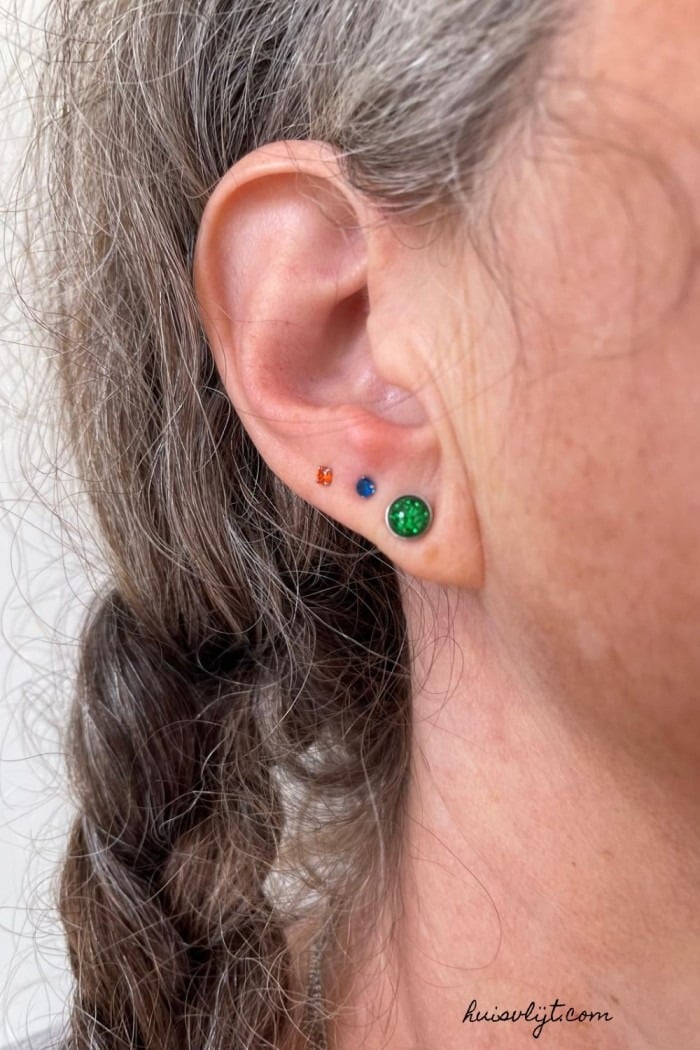 3 Gaatjes in de oren + bril combineren met oorbellen 2 gaatjes in de oren