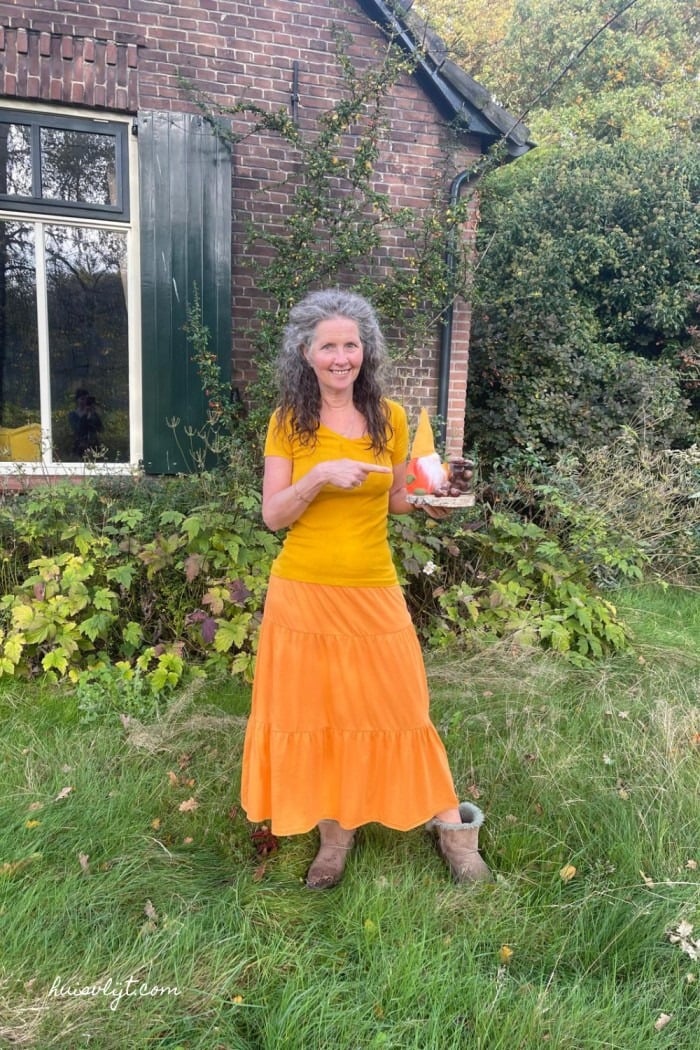 geel met oranje outfit