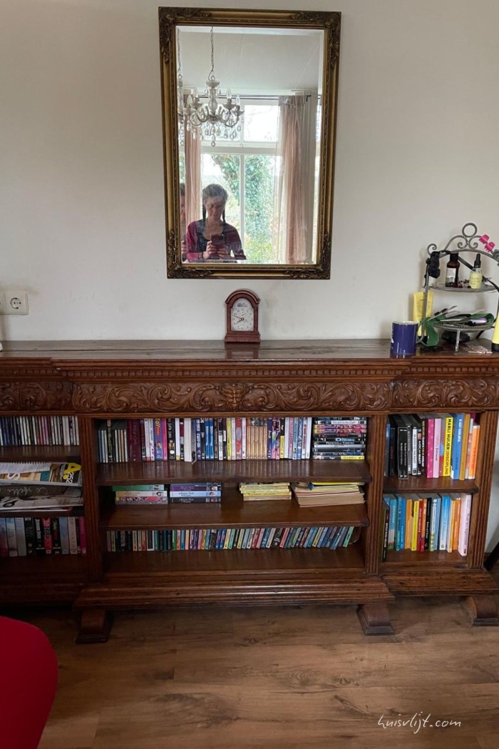 Conny's Creatieve Blog Hop: Retro/Vintage + Huisvlijt Linkparty Tip 7 apothekerskast vintage