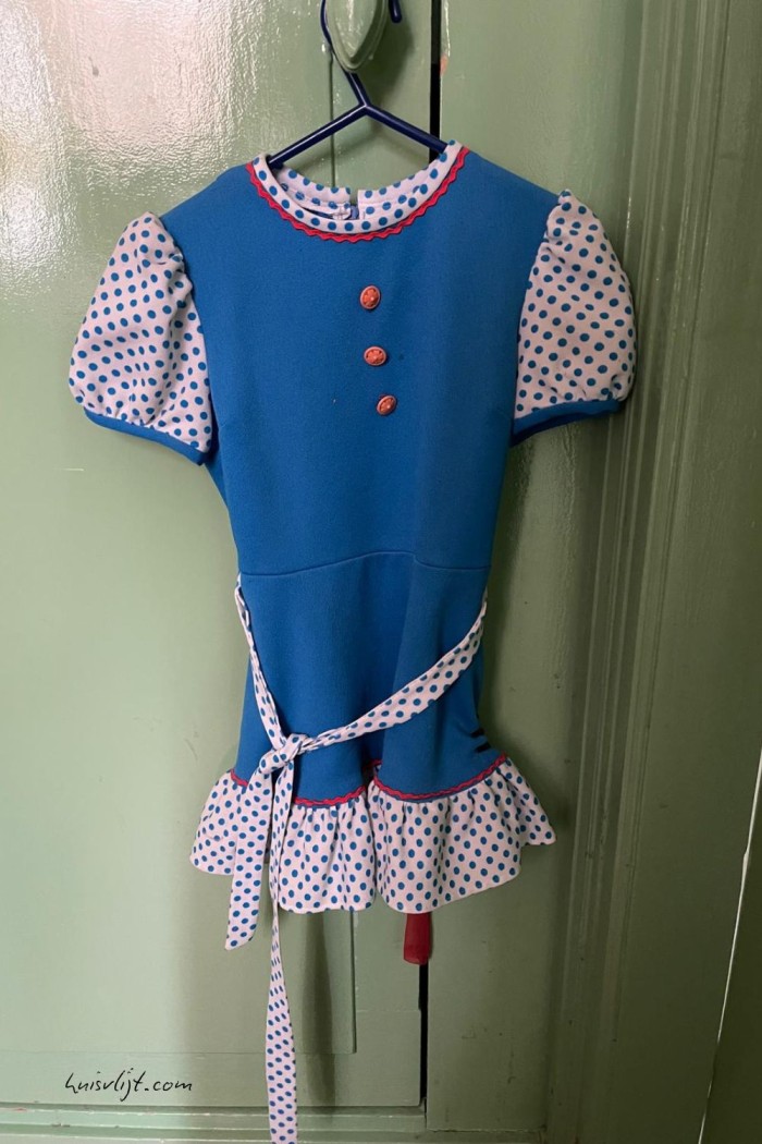 Conny's Creatieve Blog Hop: Retro/Vintage + Huisvlijt Linkparty Tip 8 vintage kinderkleding