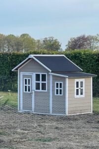 speelhuisje buiten