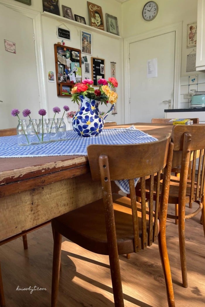 bloemen keukentafel