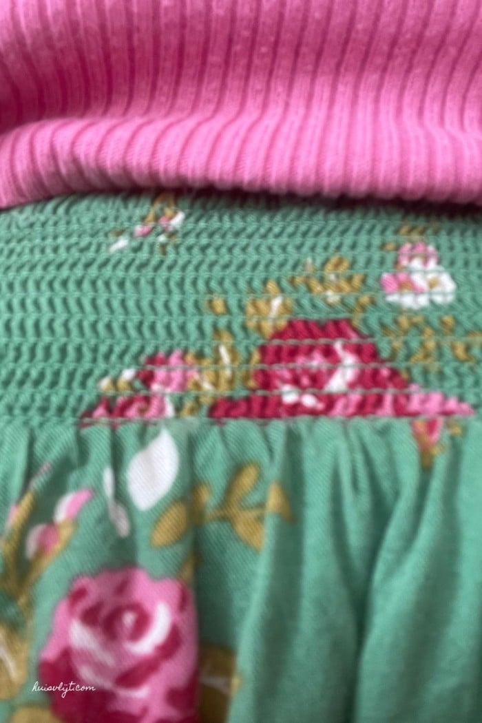 Zomer outfit: groene rok met roze top 4 groene rok outfit zomer