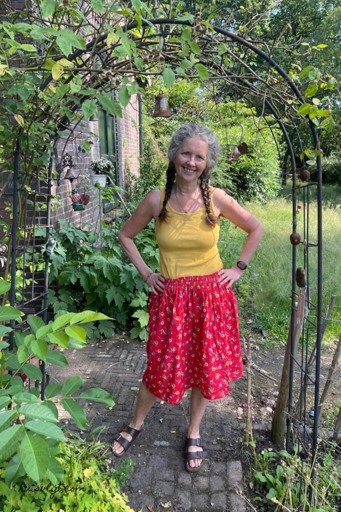 Korte broek outfit versus korte rok 2 rood met geel outfit