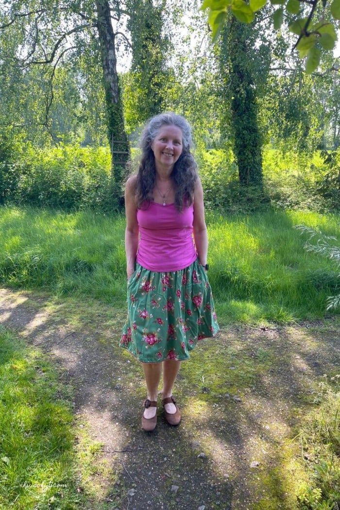 Zomer outfit: groene rok met roze top 1 zomer outfit