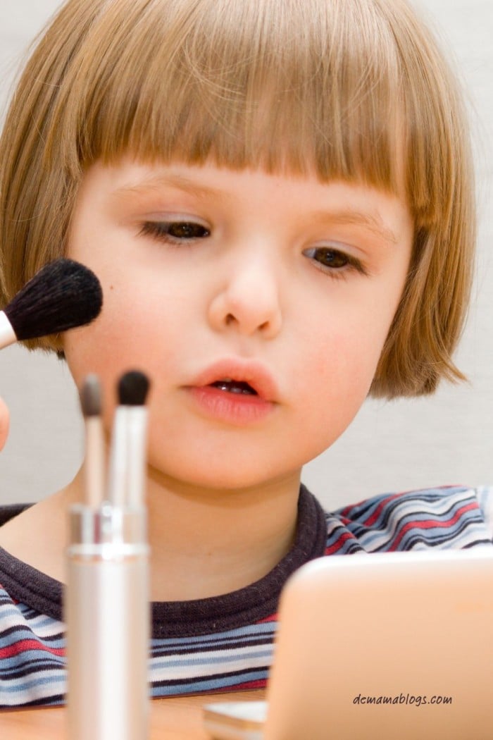 kinder make-up