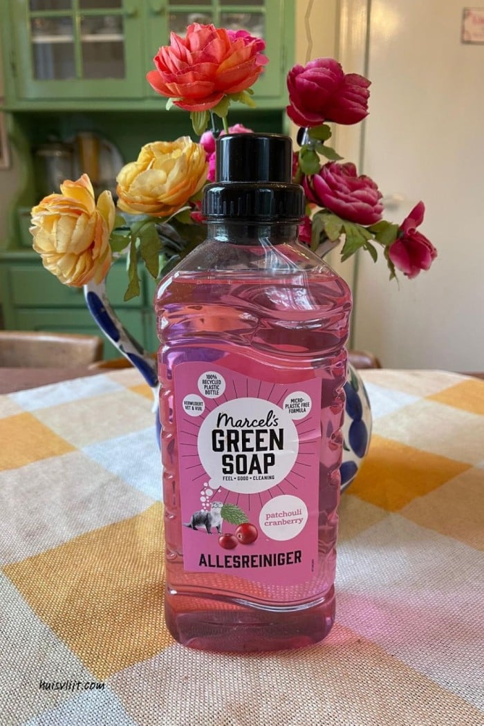 Allesreiniger bij de Action van Marcel's Green Soap 1 Marcel's Green Soap allesreiniger Patchouli Cranberry Action